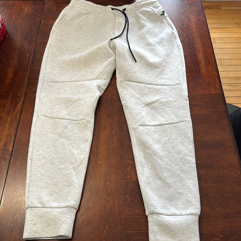 Men’s American eagle jogger pants - Size M